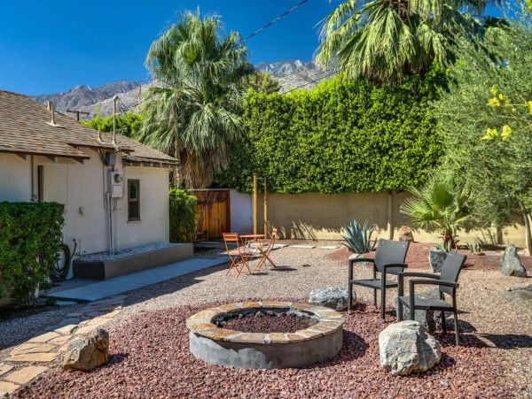 Palm Springs Home 948844
