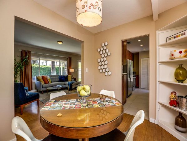 Palm Springs Home 948844