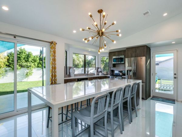 Palm Springs Home 948845