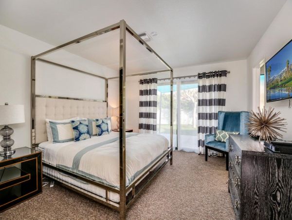 Palm Springs Home 948845