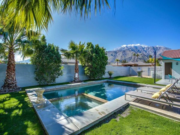 Palm Springs Home 948845