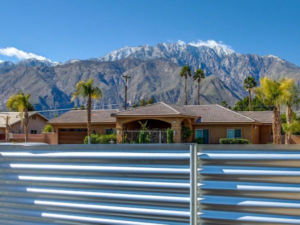Palm Springs Home 948845