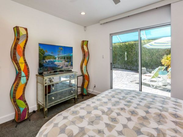Palm Springs Home 948846