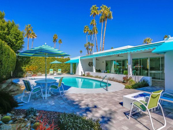 Palm Springs Home 948846