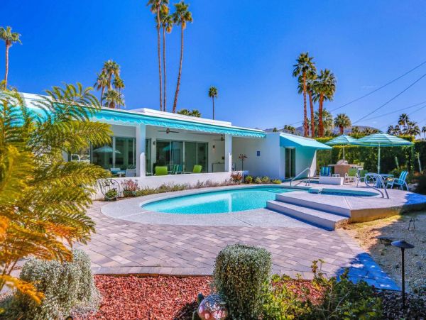 Palm Springs Home 948846