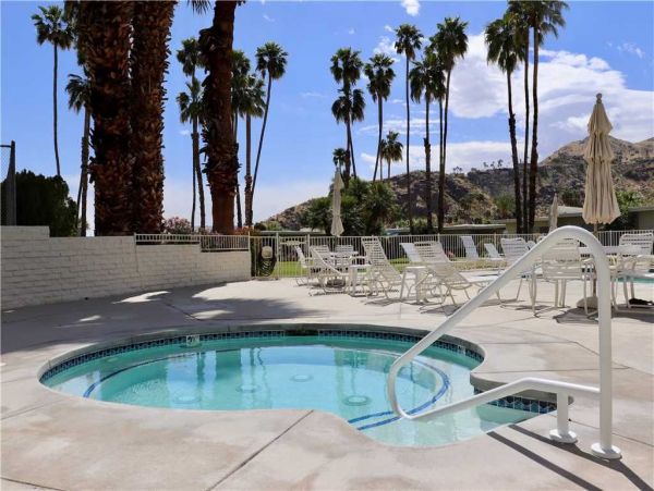Palm Springs Home 948848