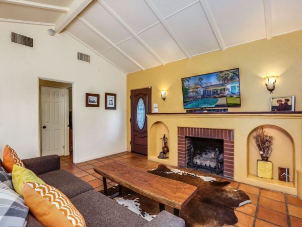 Palm Springs Home 948849