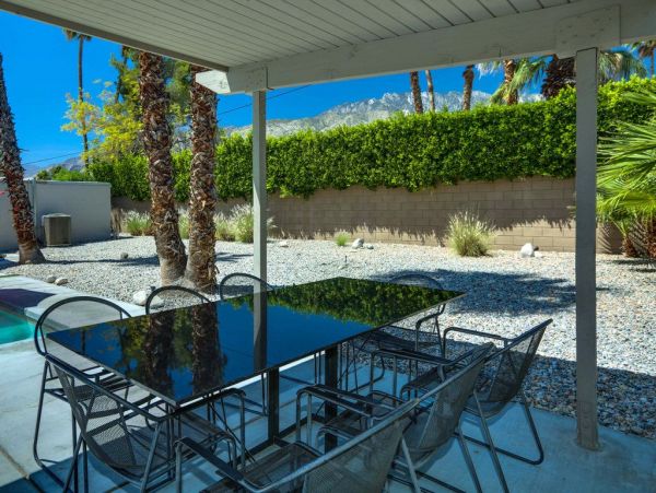 Palm Springs Home 948850