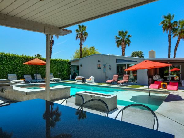 Palm Springs Home 948850