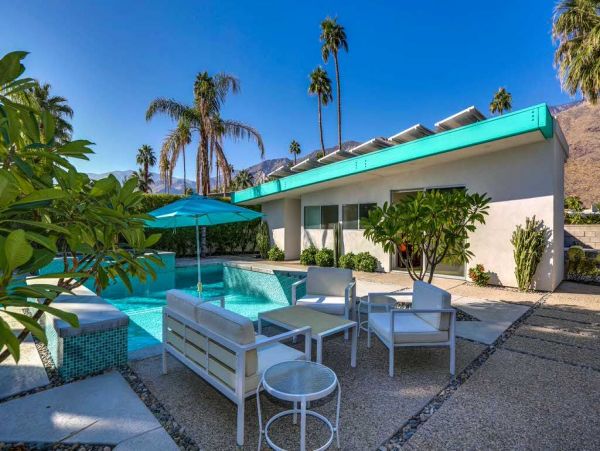 Palm Springs Home 948852