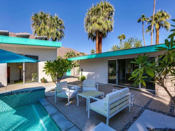 Palm Springs Home 948852