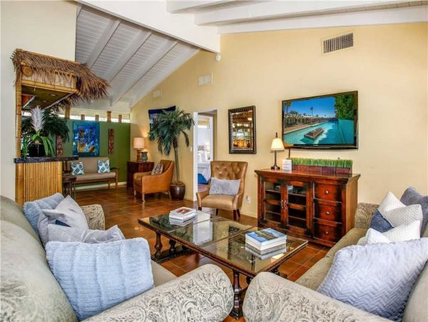Palm Springs Home 948853