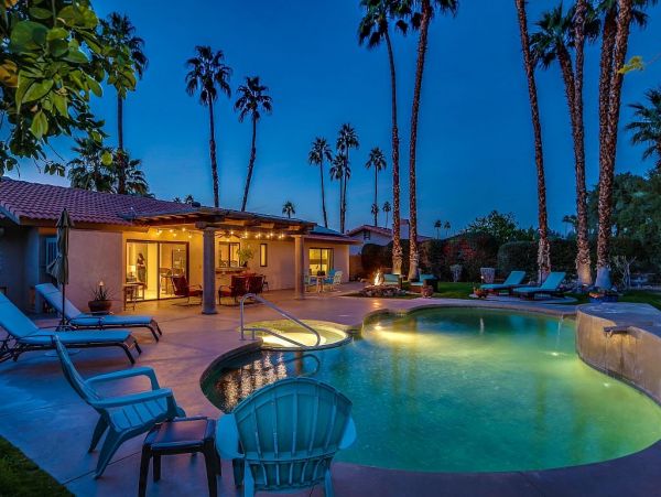 Palm Springs Home 948854