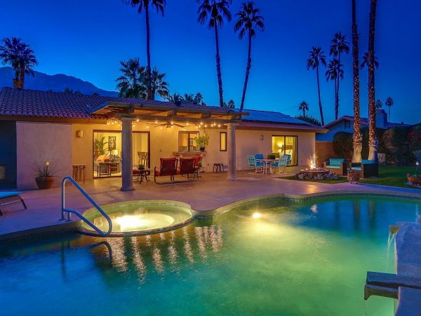 Palm Springs Home 948854
