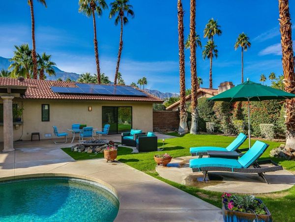 Palm Springs Home 948854