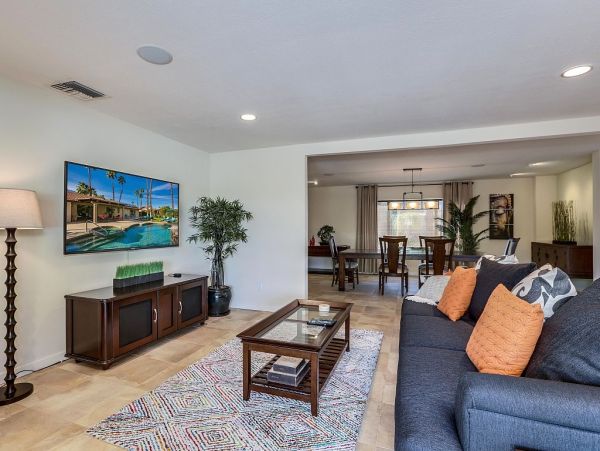 Palm Springs Home 948854