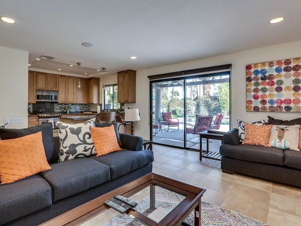 Palm Springs Home 948854