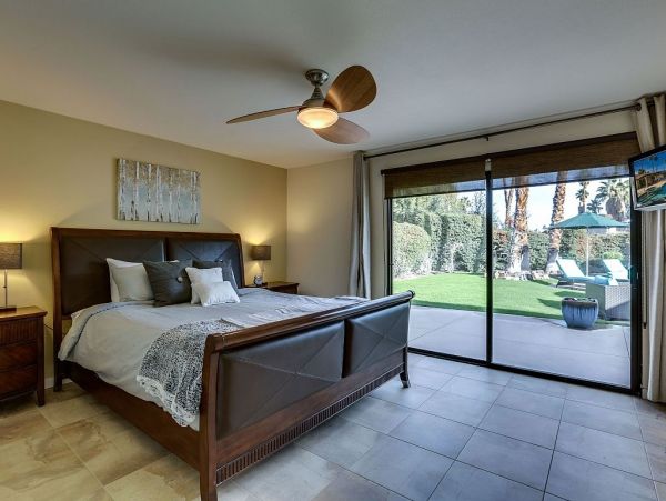 Palm Springs Home 948854