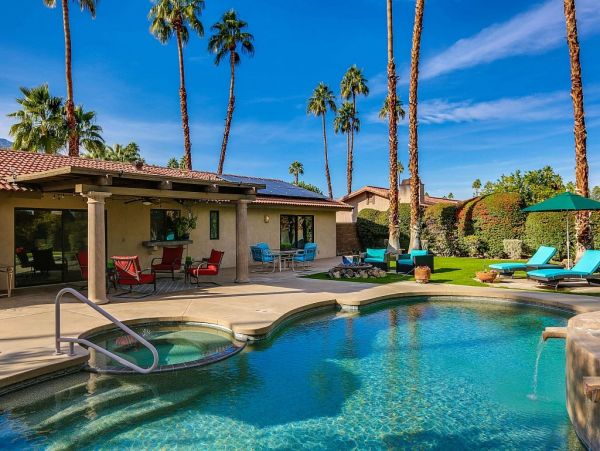 Palm Springs Home 948854