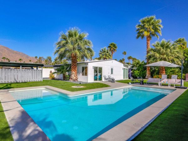 Palm Springs Home 948855