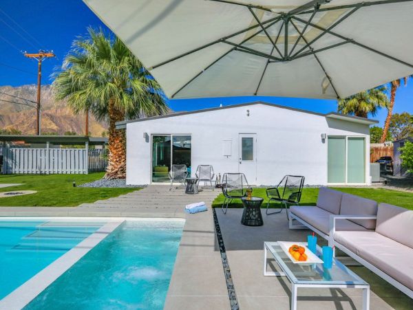 Palm Springs Home 948855
