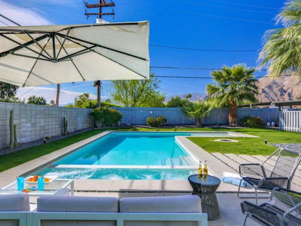 Palm Springs Home 948855