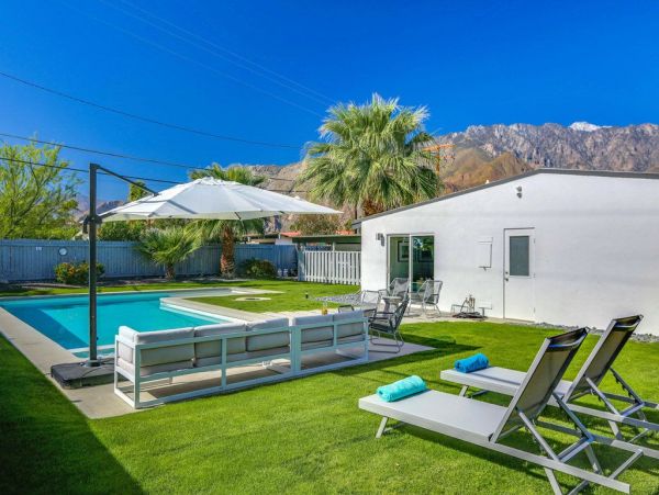 Palm Springs Home 948855