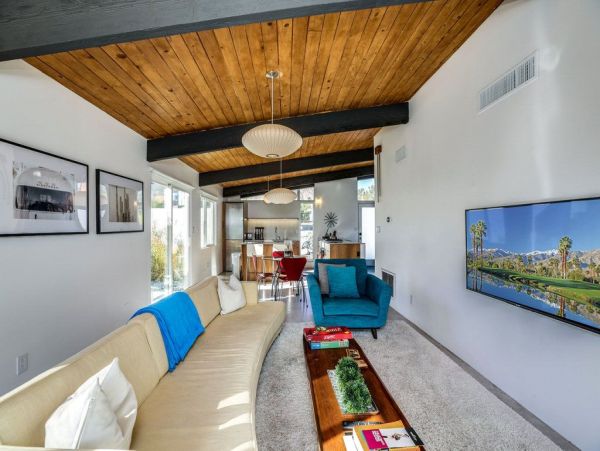 Palm Springs Home 948855
