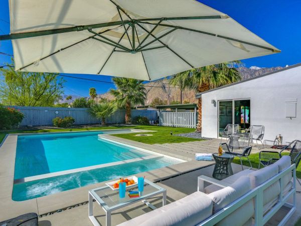 Palm Springs Home 948855
