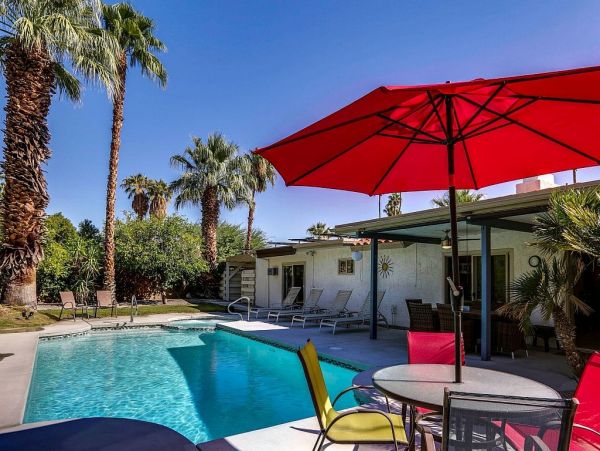 Palm Springs Home 948856