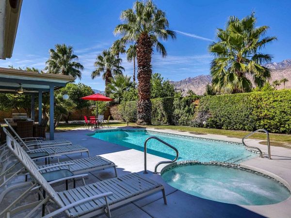Palm Springs Home 948856