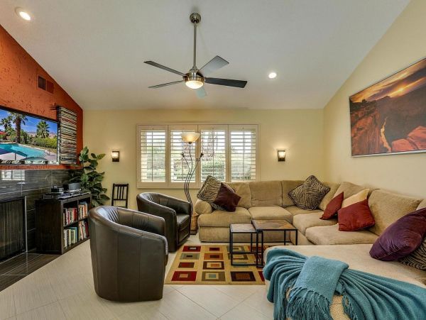 Palm Springs Home 948856