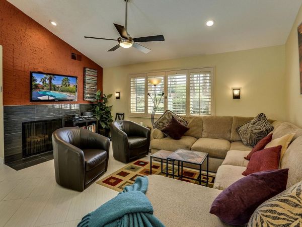 Palm Springs Home 948856