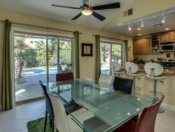 Palm Springs Home 948856