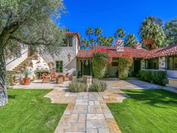 Palm Springs Home 948857