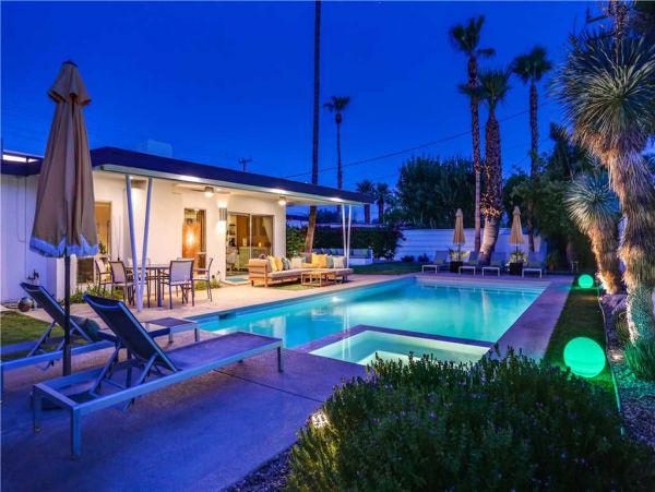 Palm Springs Home 948859
