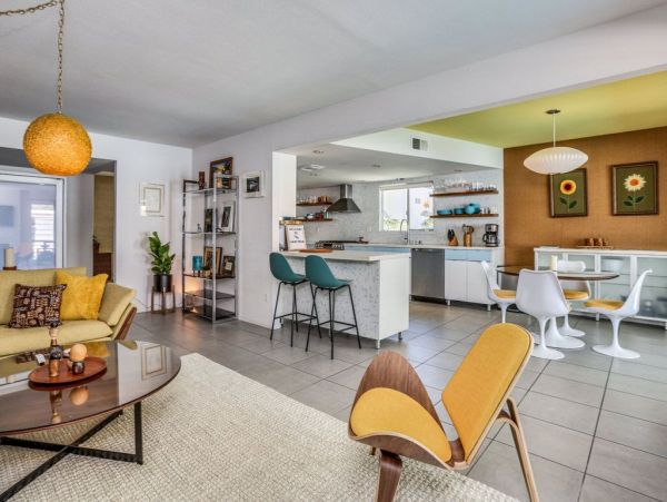 Palm Springs Home 948859