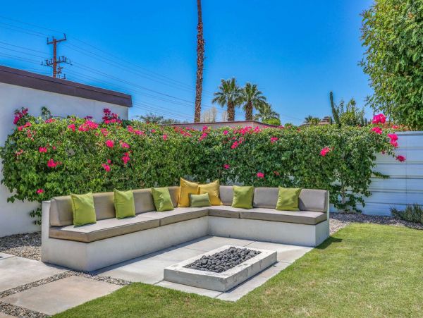 Palm Springs Home 948859