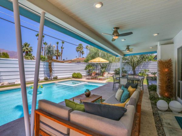 Palm Springs Home 948859