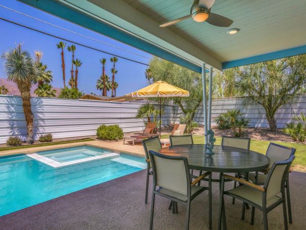 Palm Springs Home 948859