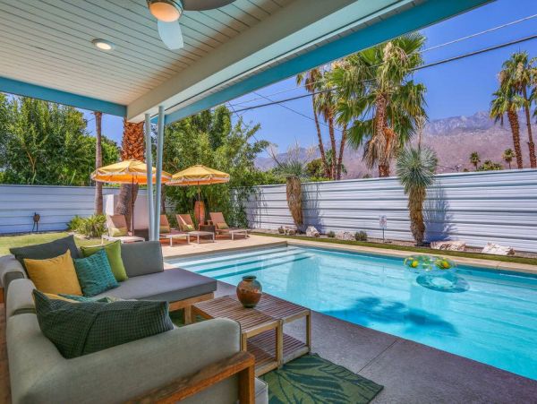 Palm Springs Home 948859