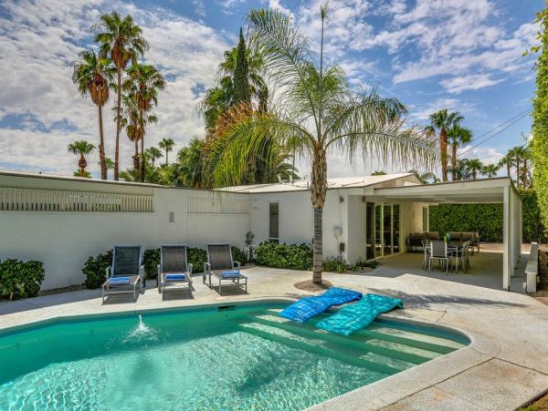 Palm Springs Home 948861