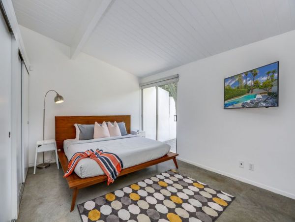Palm Springs Home 948861