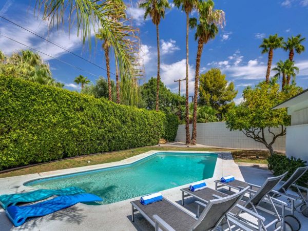 Palm Springs Home 948861