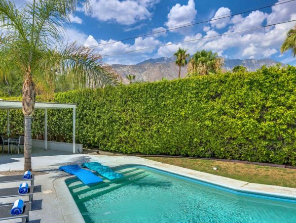 Palm Springs Home 948861