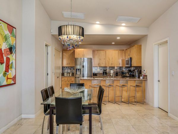 Palm Springs Home 948862
