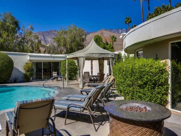 Palm Springs Home 948863