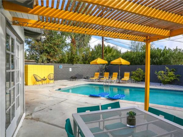 Palm Springs Home 948866