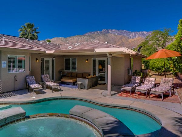 Palm Springs Home 948869