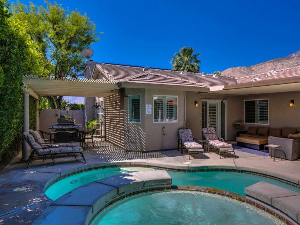Palm Springs Home 948869